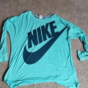 Nike raglan shirt